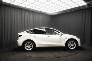 Tesla Model Y bild 5