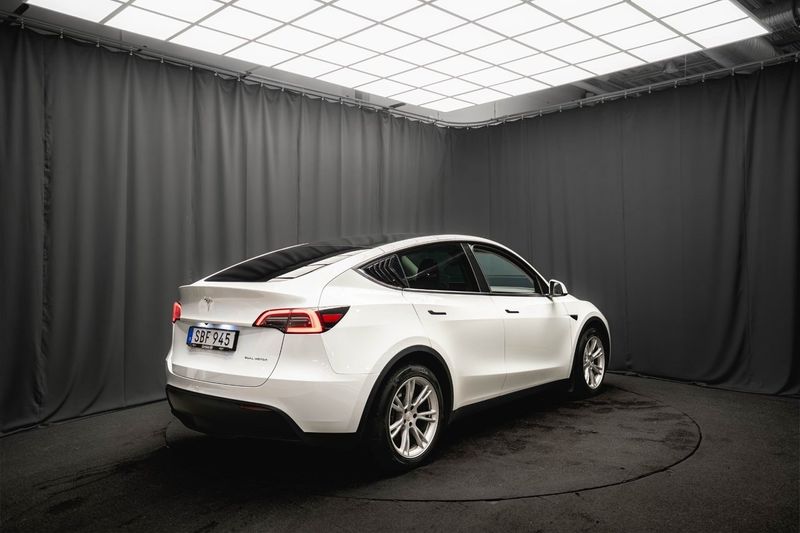 Tesla Model Y bild 6