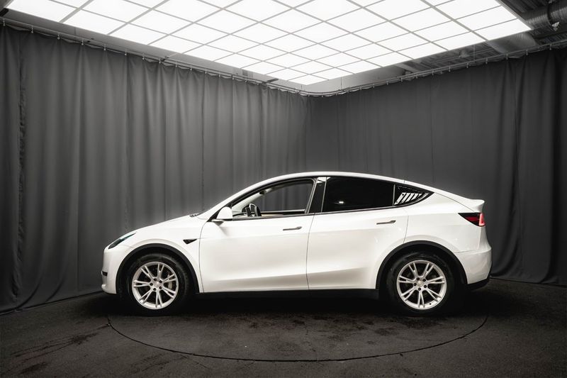 Tesla Model Y bild 9