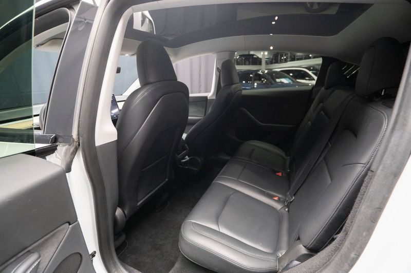 Tesla Model Y bild 20