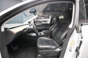 Tesla Model Y bild 16