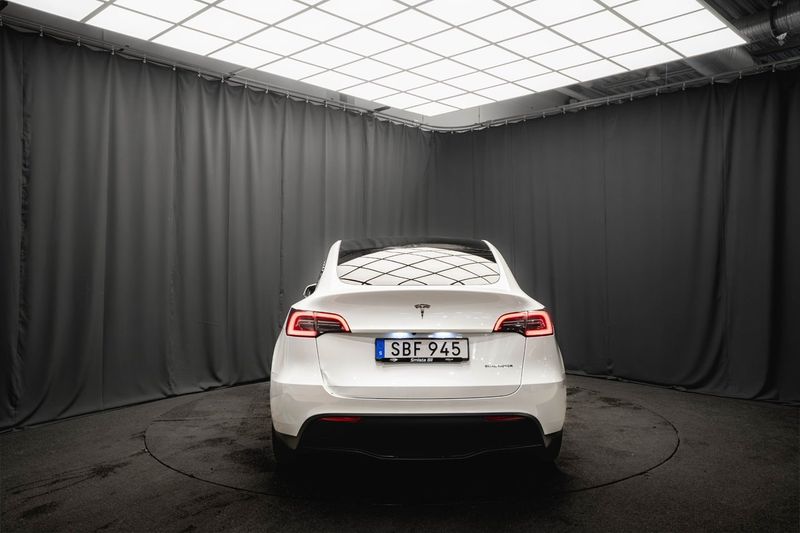 Tesla Model Y bild 7