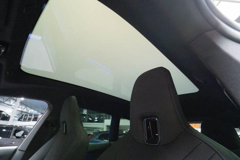BMW iX bild 12