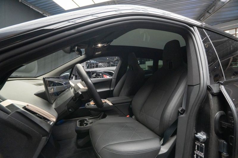 BMW iX bild 21