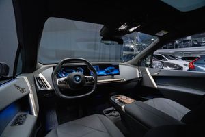 BMW iX bild 11