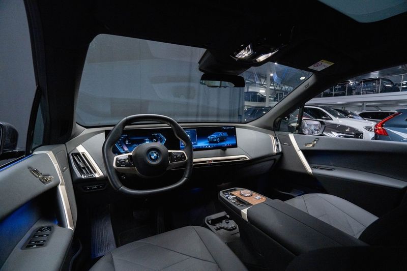 BMW iX bild 11