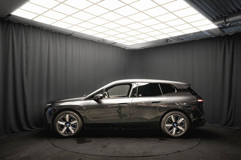 BMW iX bild 10