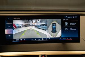 BMW iX bild 14