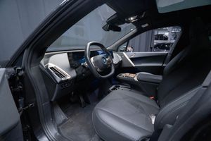 BMW iX bild 20