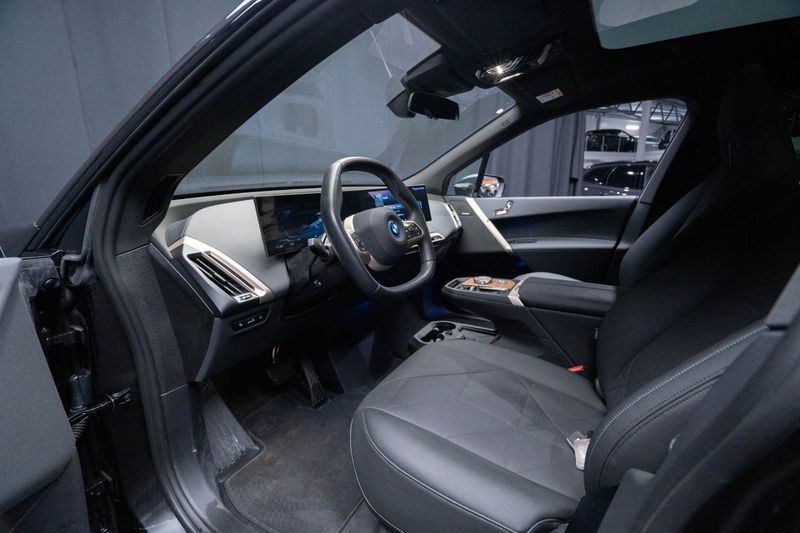 BMW iX bild 20