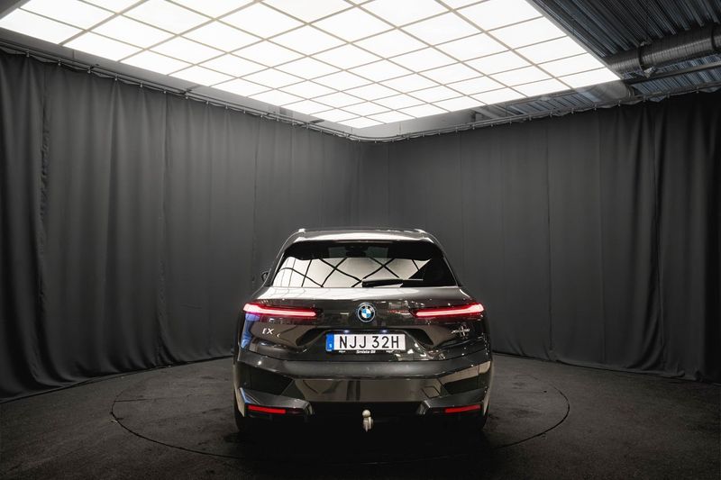 BMW iX bild 8
