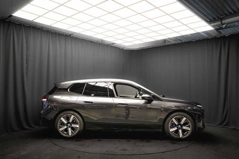 BMW iX bild 6