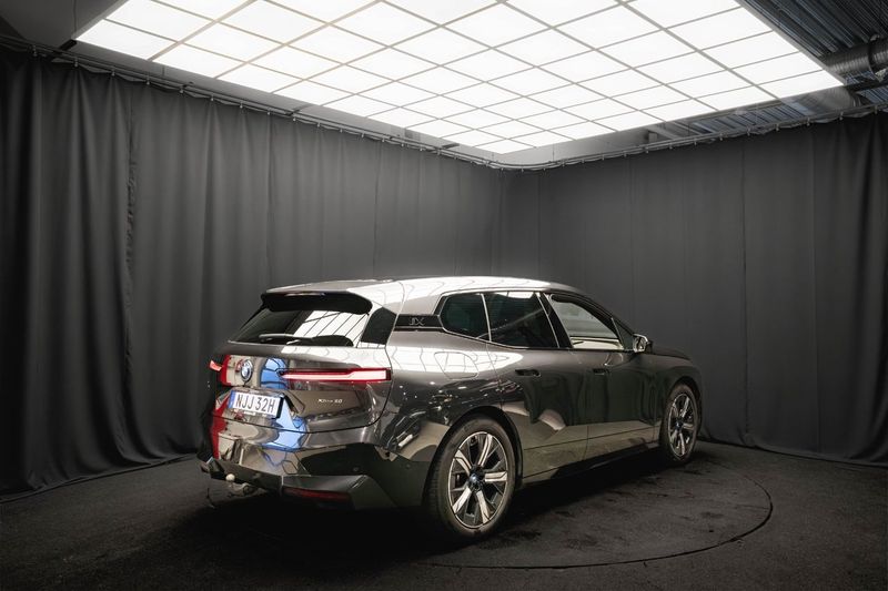 BMW iX bild 7