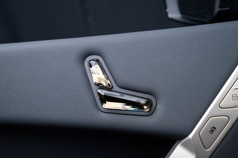 BMW iX bild 24