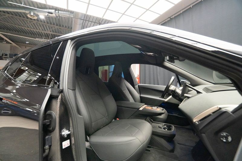 BMW iX bild 22