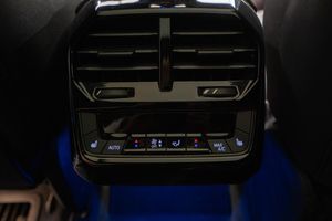 BMW iX bild 18
