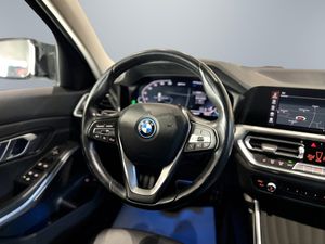 BMW 330 bild 9