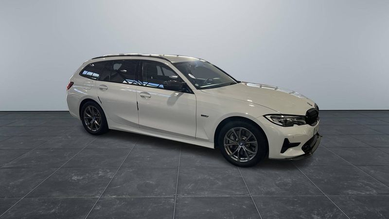 BMW 330 bild 2