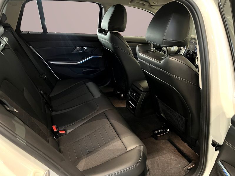BMW 330 bild 7