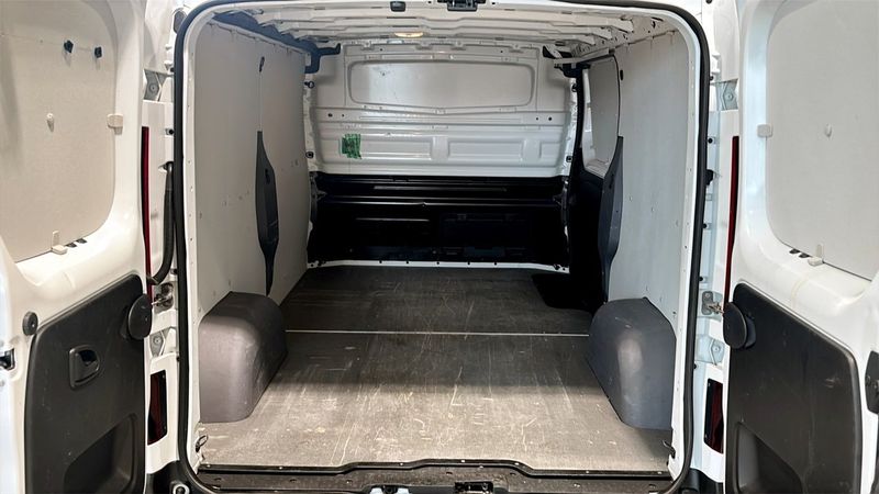 Nissan NV300 bild 10