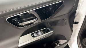 Mercedes GLC300 bild 9