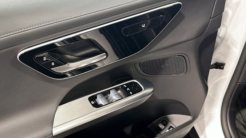 Mercedes GLC300 bild 9