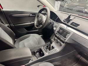 Volkswagen Passat bild 7