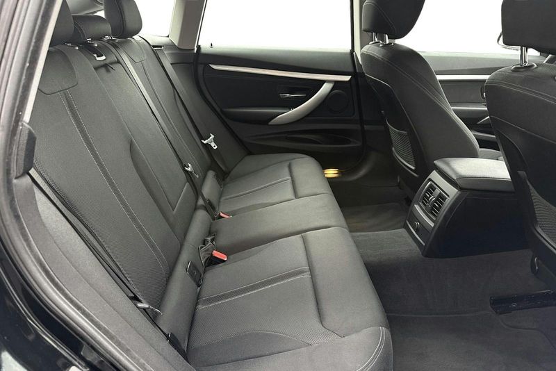 BMW 320 bild 8