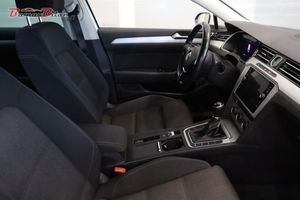 Volkswagen Passat bild 14