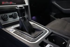Volkswagen Passat bild 11