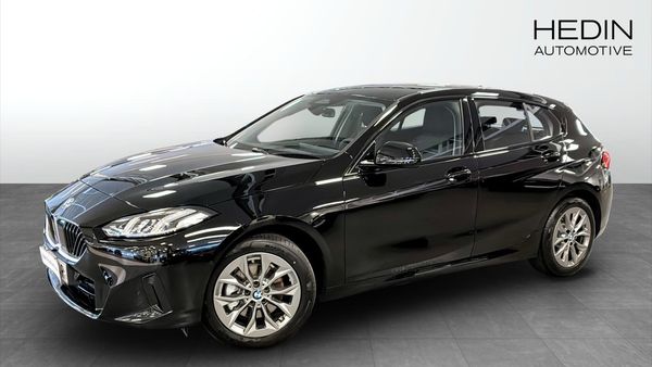BMW 120 Rattvärme Backkamera 17" - 2025
