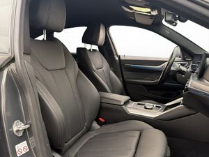 BMW i4 bild 14