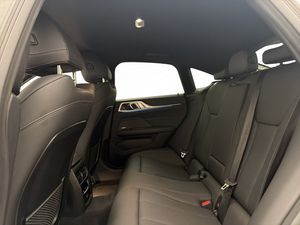 BMW i4 bild 17
