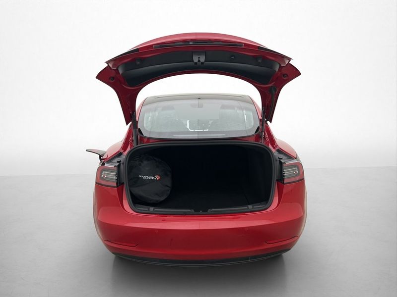 Tesla Model 3 bild 11