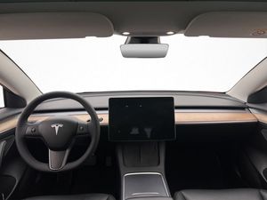 Tesla Model 3 bild 15