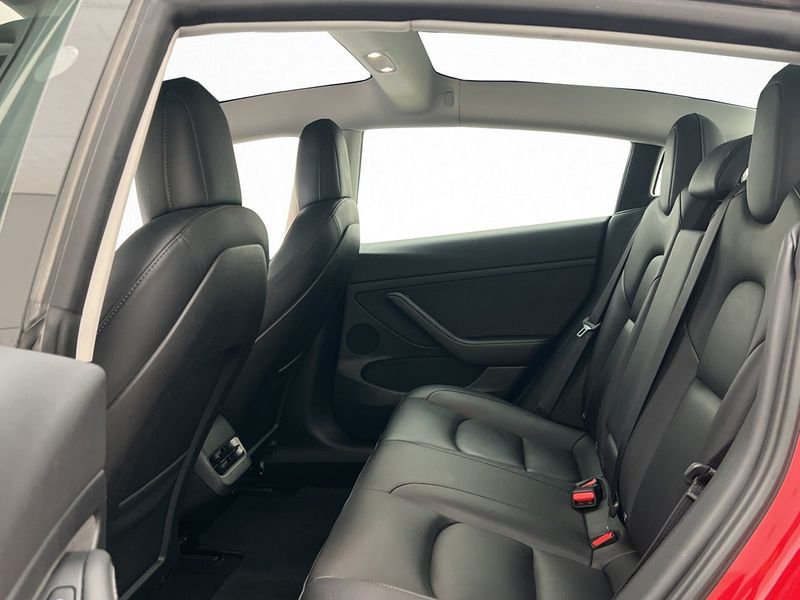 Tesla Model 3 bild 16