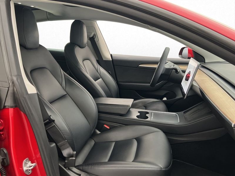 Tesla Model 3 bild 13