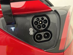 Tesla Model 3 bild 12