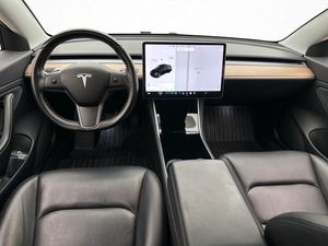 Tesla Model 3 bild 14