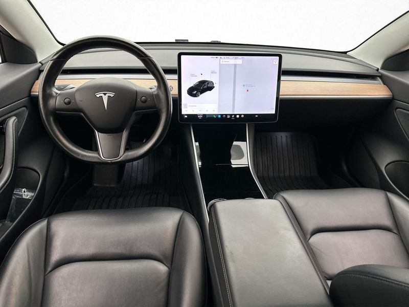 Tesla Model 3 bild 14