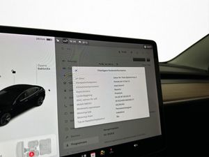 Tesla Model 3 bild 21
