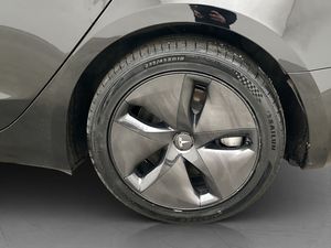 Tesla Model 3 bild 29