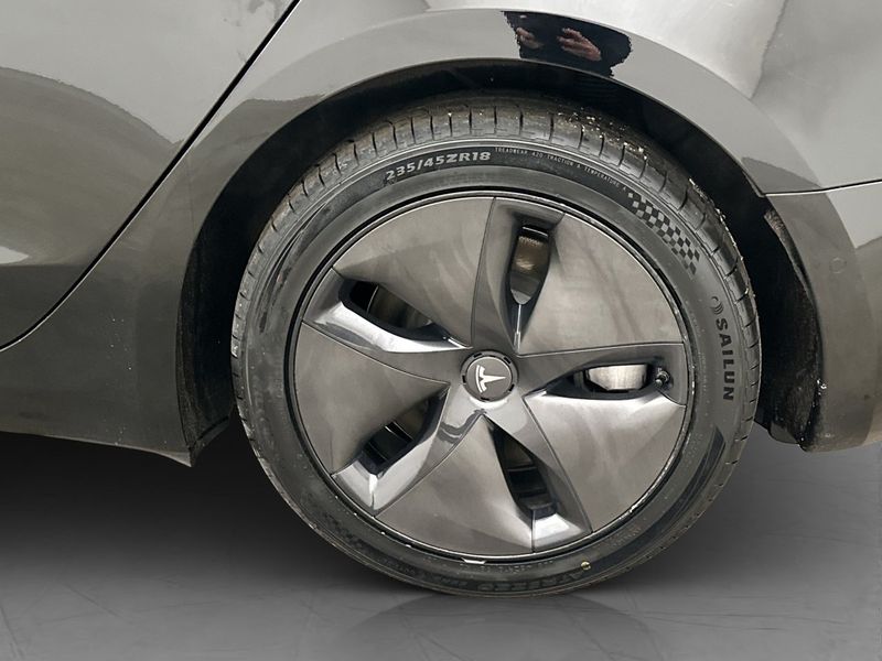 Tesla Model 3 bild 29