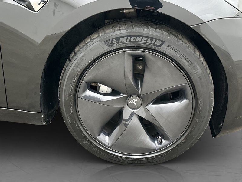 Tesla Model 3 bild 27