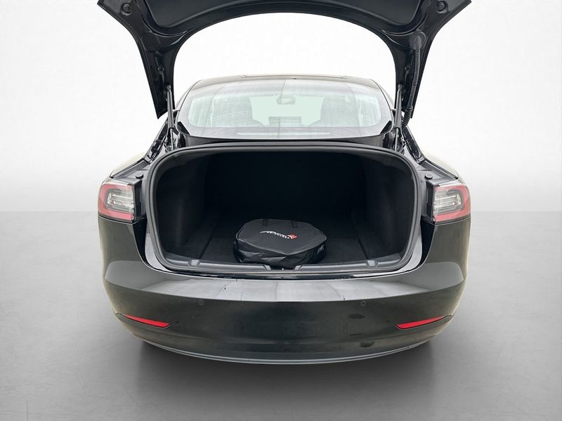 Tesla Model 3 bild 11