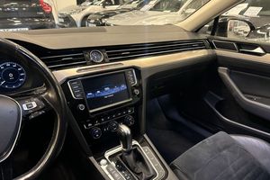Volkswagen Passat bild 18