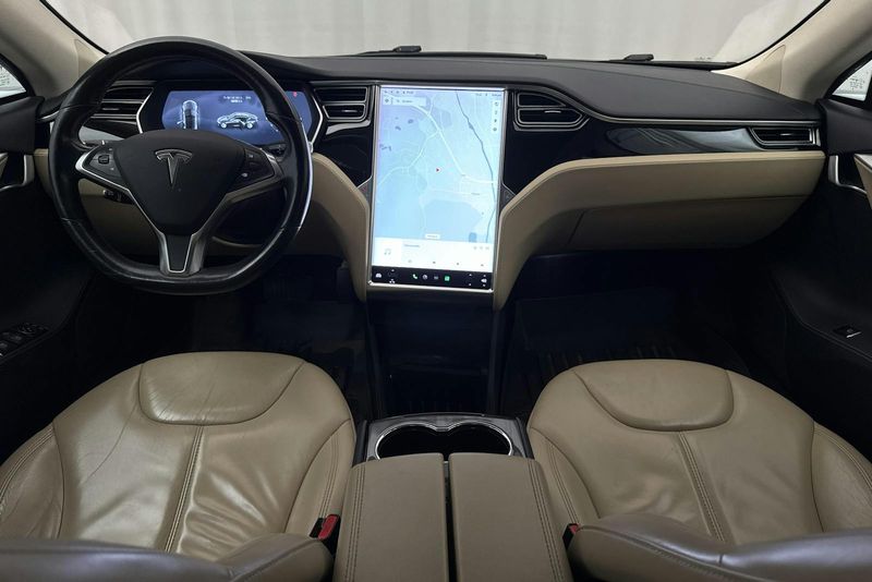 Tesla Model S bild 6