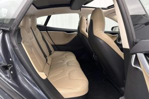 Tesla Model S bild 8