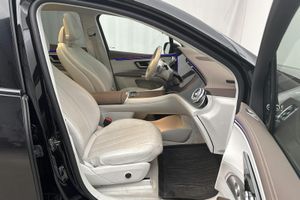 Mercedes EQS450 SUV bild 7