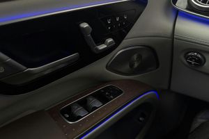 Mercedes EQS450 SUV bild 18